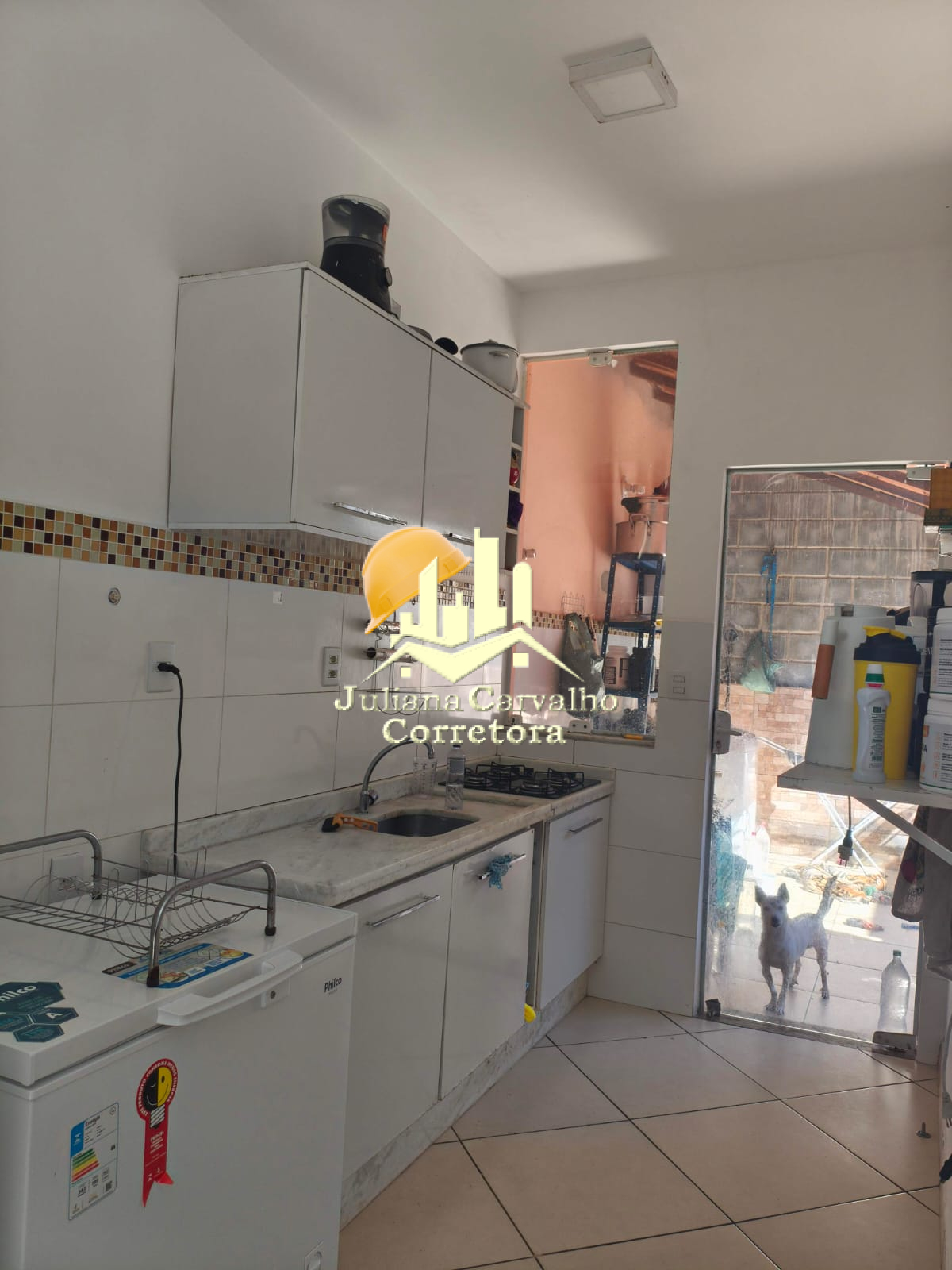Juliana Carvalho – Corretora de Imóveis – Casa de fundo com garagem (9)