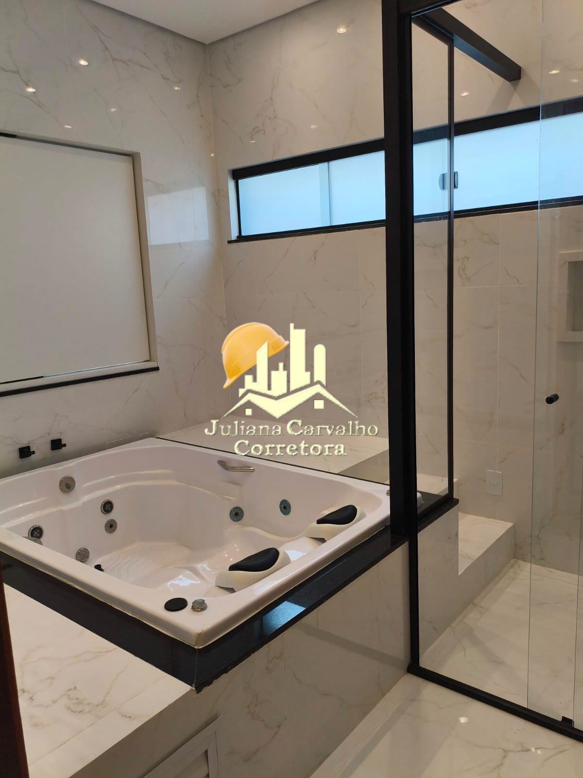 Uma residência sofisticada, espaçosa e repleta de detalhes que unem conforto, elegância e modernidade! (6)