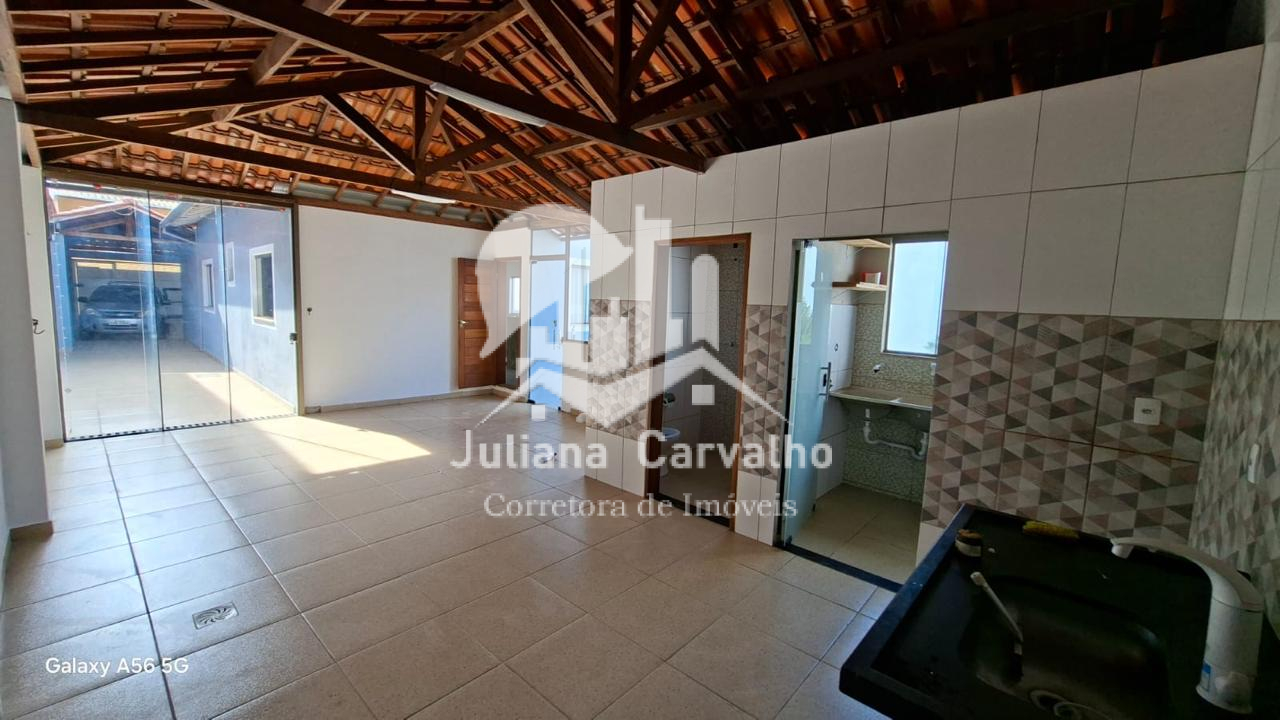 Casa espaçosa, bem acabada e pronta para morar no bairro Fábricas! (5)