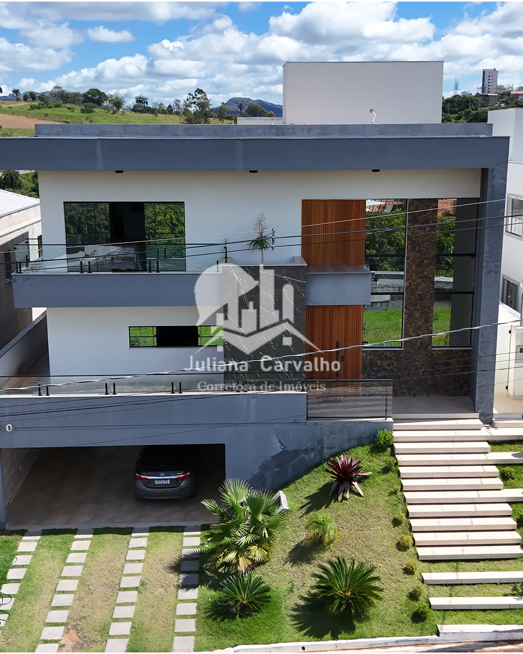 Casa Alto padrão - ampla e arejada em Condomínio