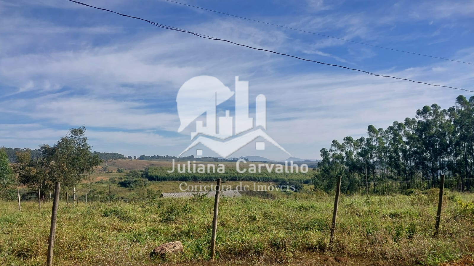 São 90 hectares. São 6 casas (sendo a sede com piscina, sauna ,4 quartos 3 banheiros, varanda) (4)