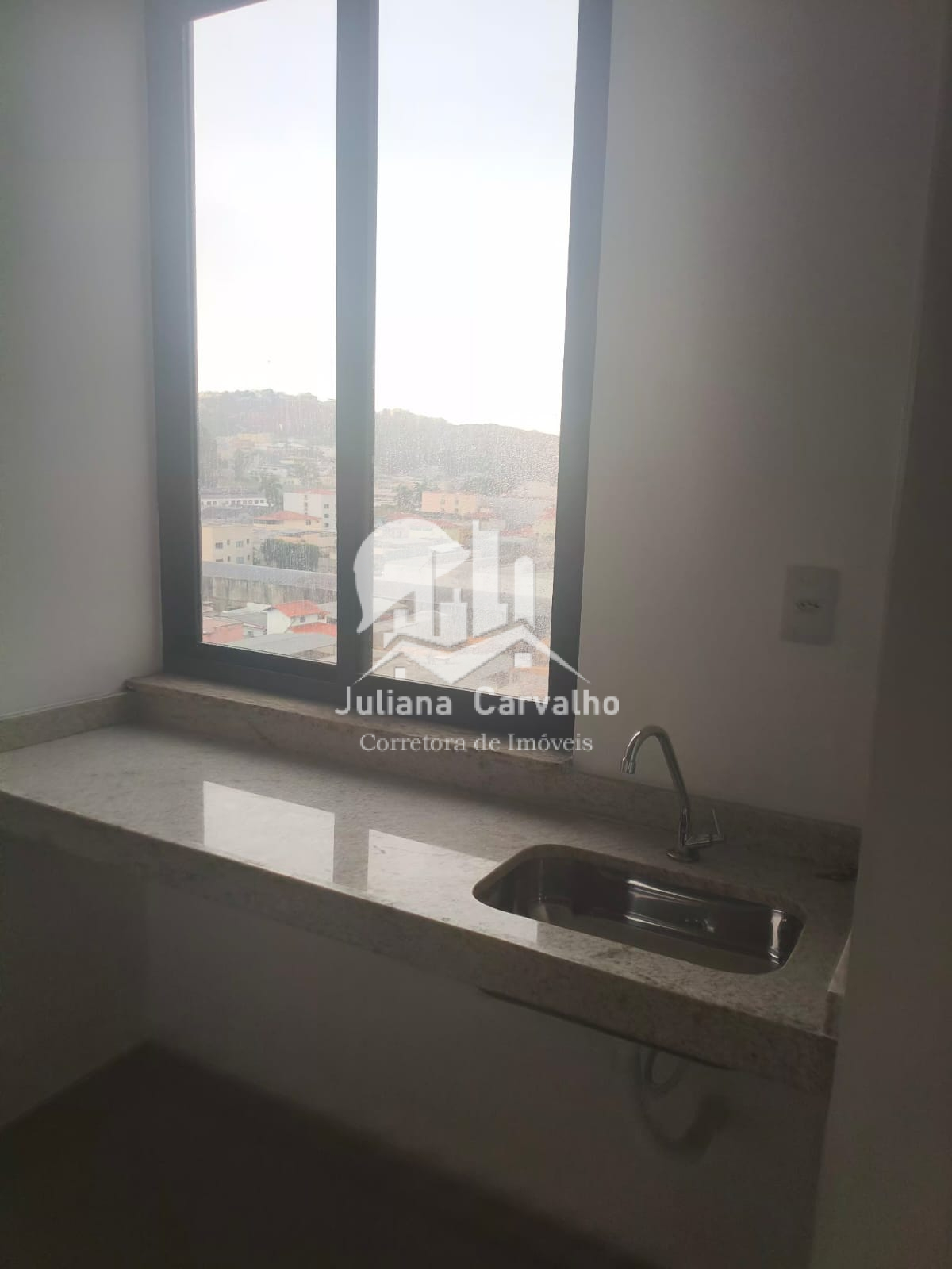 🏢 SALA COMERCIAL À VENDA (1)